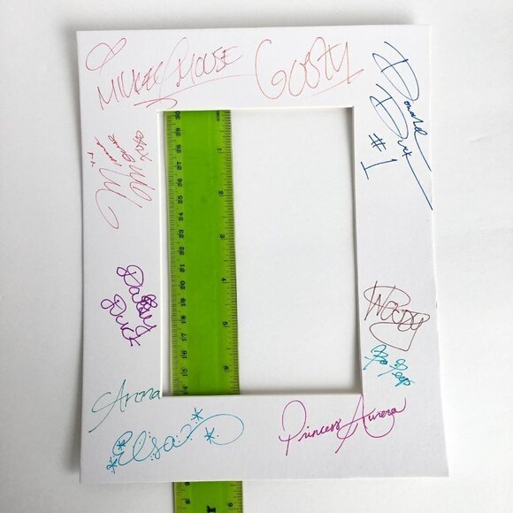 Genuine Disney Characters Autographed Frame Mat - Picture 8 of 8